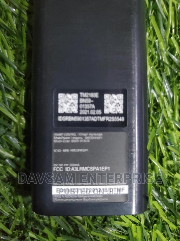 Samsung Solar $ Chargeable Voice Remote · Photo 3