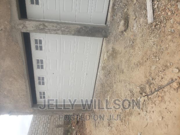 Double Garage Doors · Photo 2