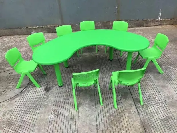 Preschool Moon Arc Table 155*85cm · Photo 1