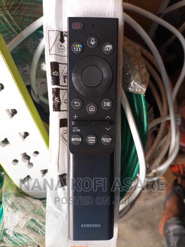 Samsung Solar Rechargable Remote Control Voice Command · Photo 1