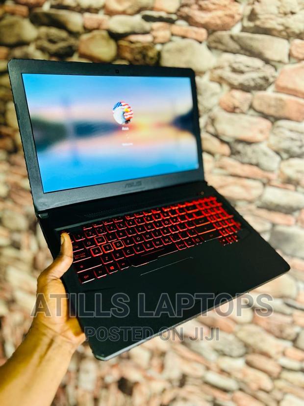 Laptop Asus TUF Gaming FX504 16GB Intel Core I7 SSHD+SSD 1.5T · Photo 2