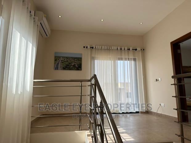 4bdrm Townhouse/Terrace in Oyarifa for sale · Photo 8