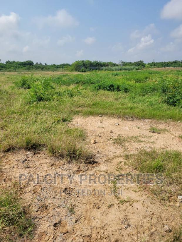 100 Acres of Farm Land for Sale at Kumawu Area · Photo 1