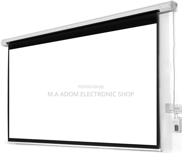 Fresh in Box Project Screen 300 Cm by 300cm · Photo 1