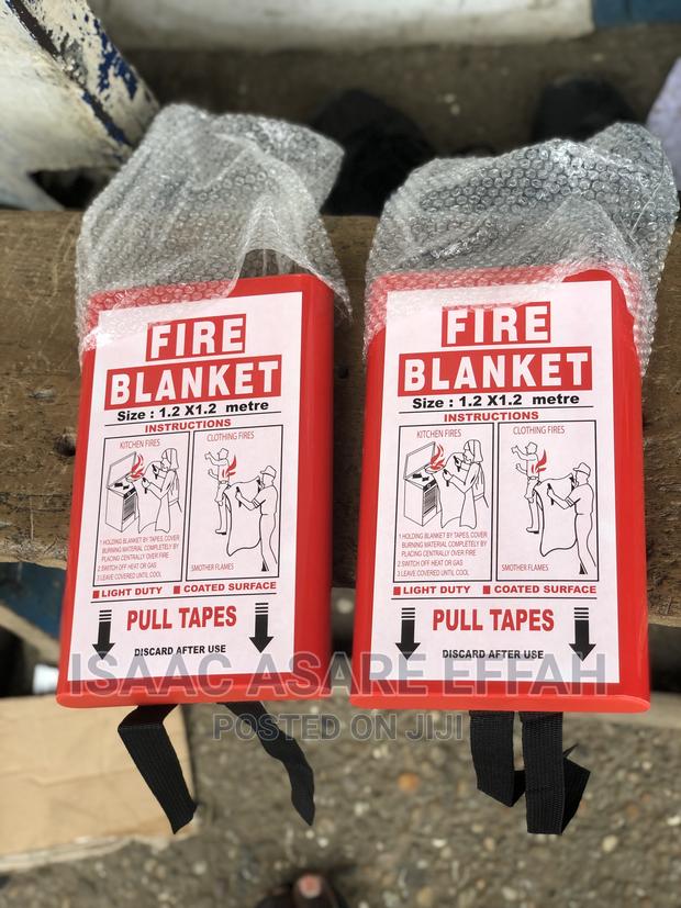 Emergency Fire Blanket · Photo 2