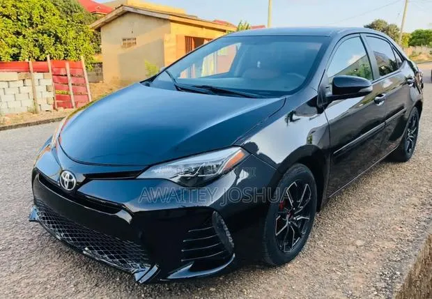 Toyota Corolla 2016 Black · Photo 1