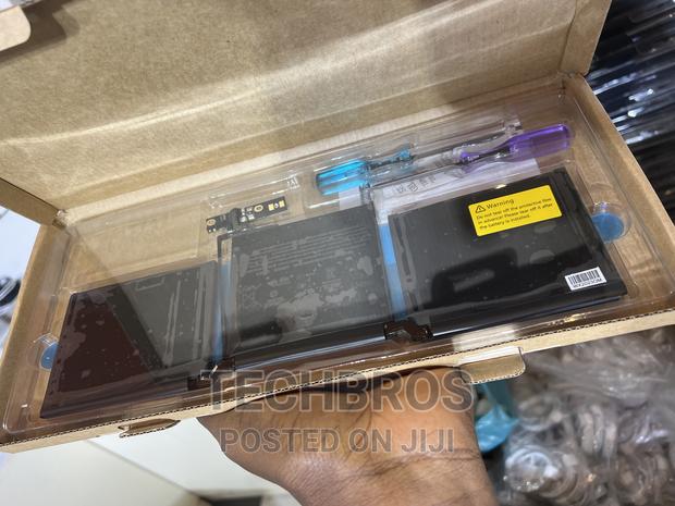 Apple Macbook Pro 13" 2016/2017 (A1708) Battery - A1713 · Photo 3