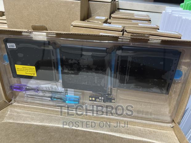 Apple Macbook Pro 13" 2016/2017 (A1708) Battery - A1713 · Photo 2
