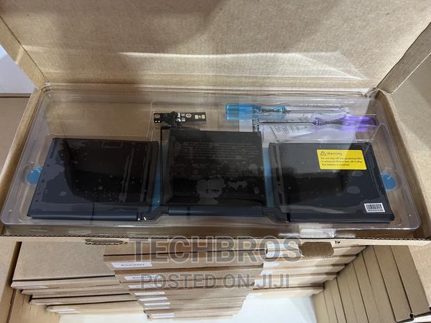 Apple Macbook Pro 13" 2016/2017 (A1708) Battery - A1713 · Photo 1