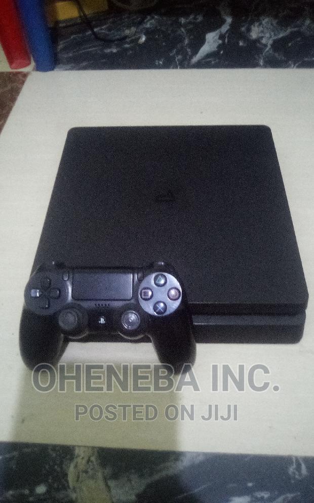 Ps4 Slim Pre-Owned With FC27+Other Games + 2 Controllers · Photo 5
