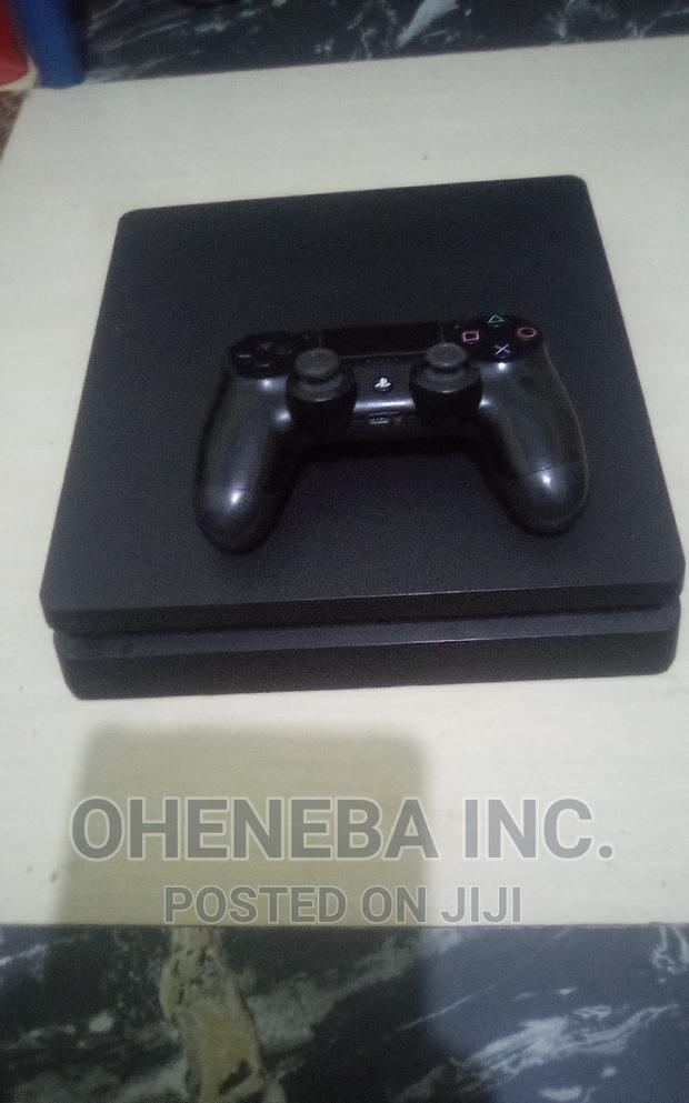 Ps4 Slim Pre-Owned With FC27+Other Games + 2 Controllers · Photo 6