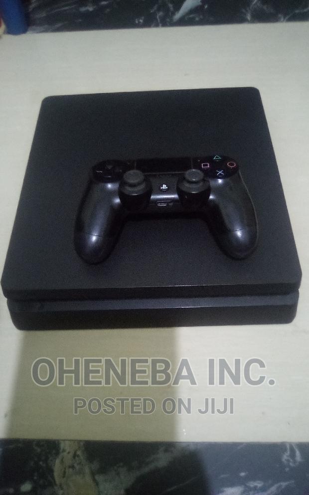 Ps4 Slim Pre-Owned With FC27+Other Games + 2 Controllers · Photo 8