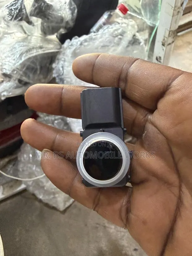 Honda CRV OEM Parking Sensor 2023-2025 · Photo 1