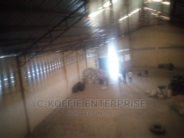 700 SQM Warehouse at Achimota for Rent · Photo 2