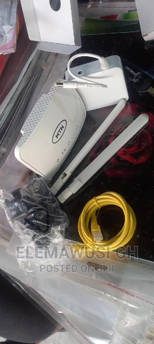 4G Universal Router Plus Free Power Bank · Photo 1