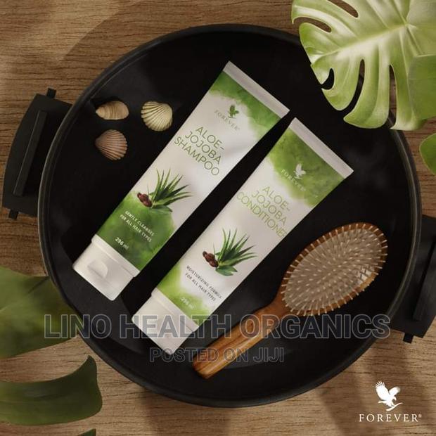 Forever Aloe Jojoba Shampoo Conditioner · Photo 1