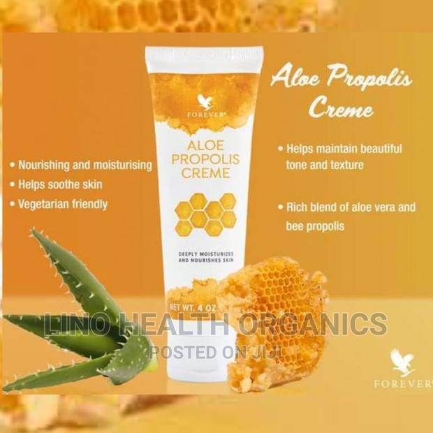 Propolis Creme for Moisturizing and Nourishing for Good Skin · Photo 1