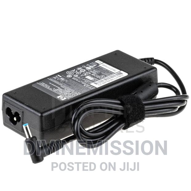Hp Blue Pin Adapter /Charger 90w.19.5, 4.62A, UK Used. · Photo 1