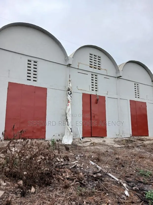 Warehouse for Rent – Roadside Location · Photo 1