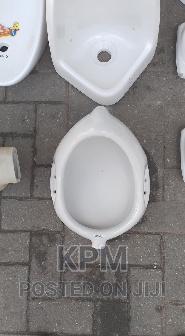 Twyford Urinal Pot · Photo 4