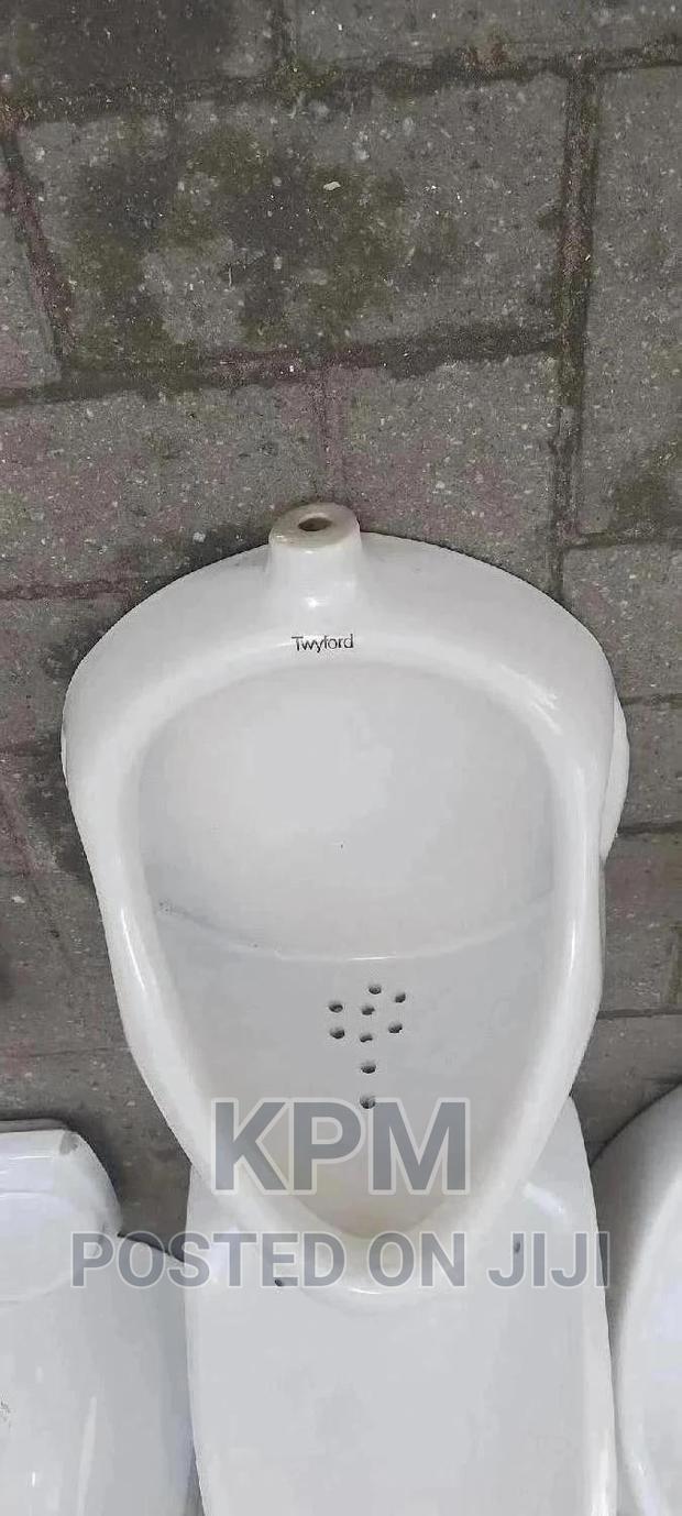 Twyford Urinal Pot · Photo 1