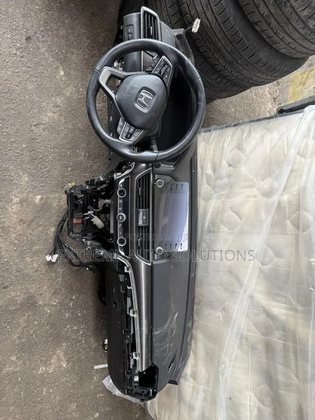Honda Accord 2018,2019,2020,2021 Complete Dashboard · Photo 1