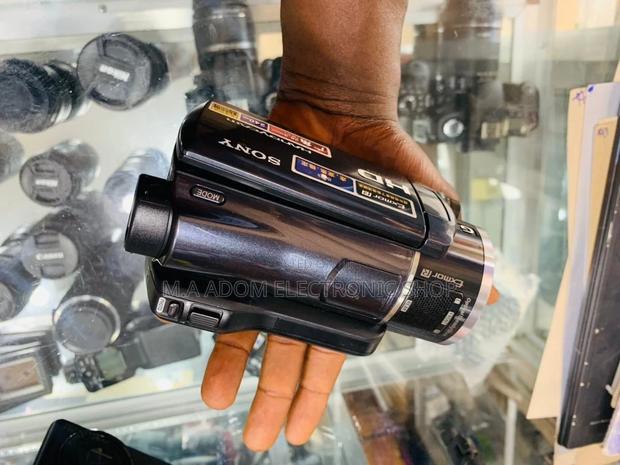 Quality Yet Affordable Sony HDR-XR550 HD Handycam Camcorder · Photo 1