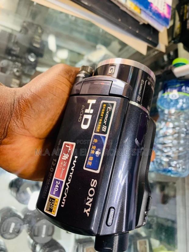 Elegant Sony HDR-XR550 240GB HD Handycam Camcorder · Photo 1