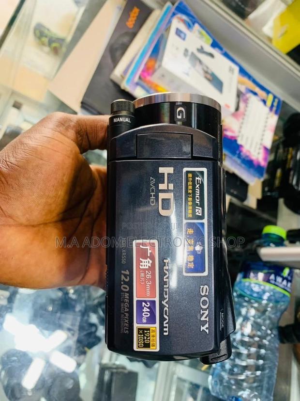 Enjoy Shooting Clear Vidoe’S on Sony HDR-Xr550 Camcorder · Photo 1