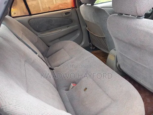 Toyota Corolla Sedan 2001 Red · Photo 1