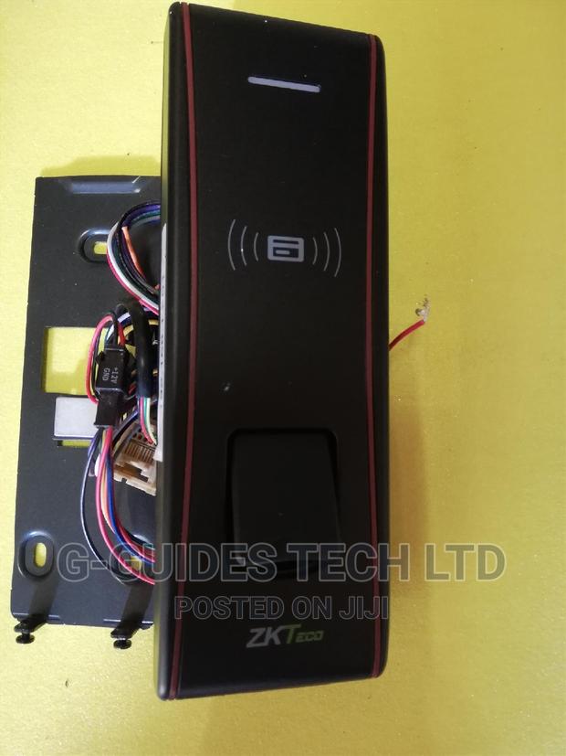 Zkteco F16 Fingerprint Access Control Terminal · Photo 2