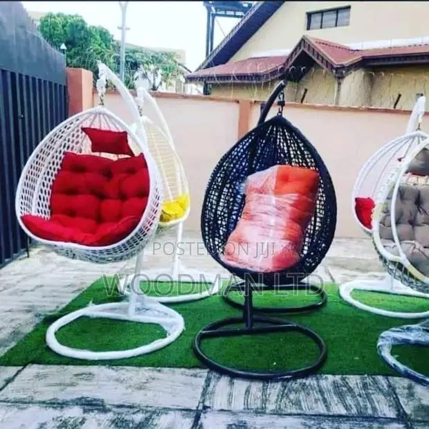 Modern Hunging Swinging Chair · Photo 1