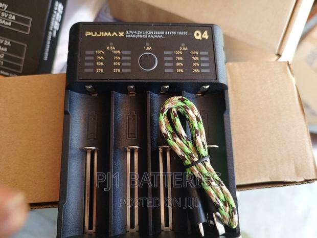 18650 Lithium Digital Charger 3.7volt · Photo 1