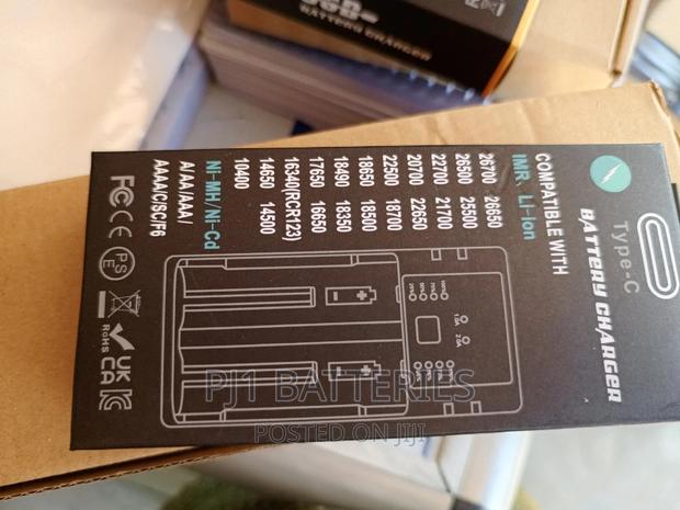 18650 Lithium 2 Slot Charger 3.7v · Photo 3