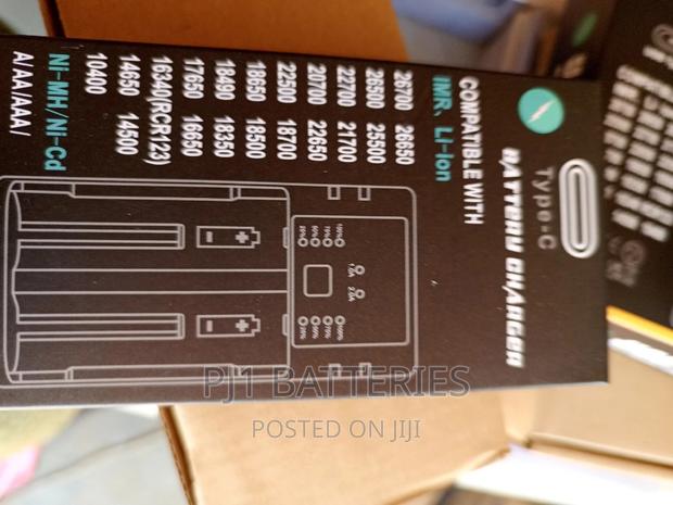 18650 Lithium 2 Slot Charger 3.7v · Photo 5