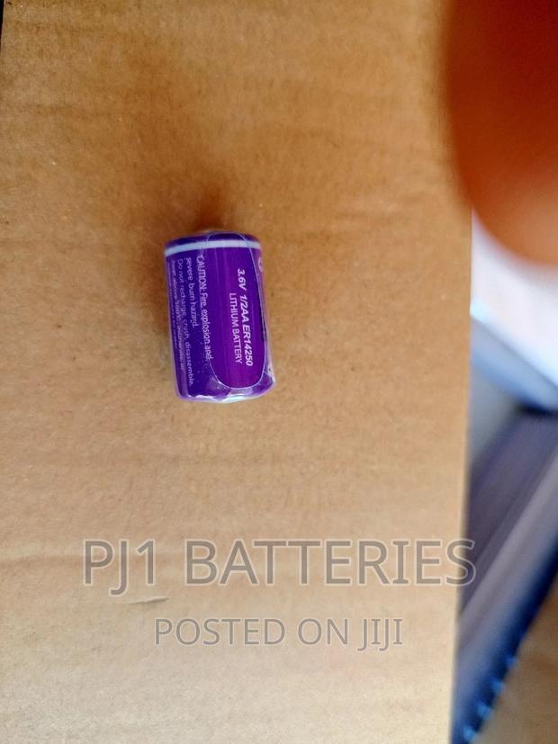 Cr 1/2 AA 3.6 Volt Lithium Battery · Photo 1