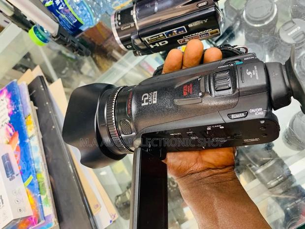 Affordable Canon 32gb Vixia Hf G20 Full HD Camcorder · Photo 1