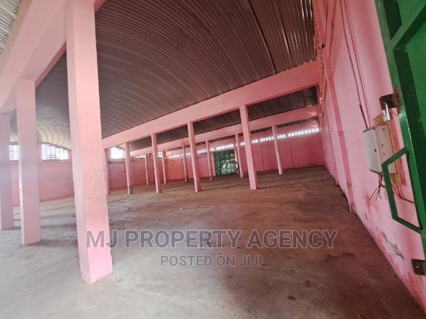 900 SQM Warehouse · Photo 2