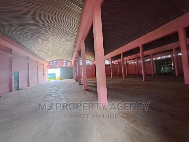 900 SQM Warehouse · Photo 1