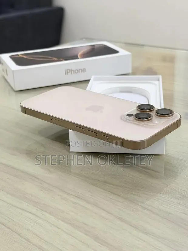 New Apple iPhone 16 Pro Max 256 GB Gold · Photo 1