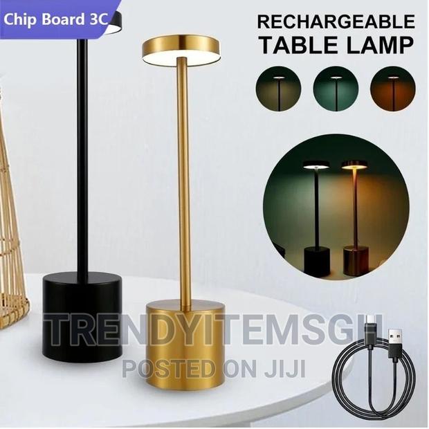 Rechargeable LED Table Lamp 3 Colours · Photo 1