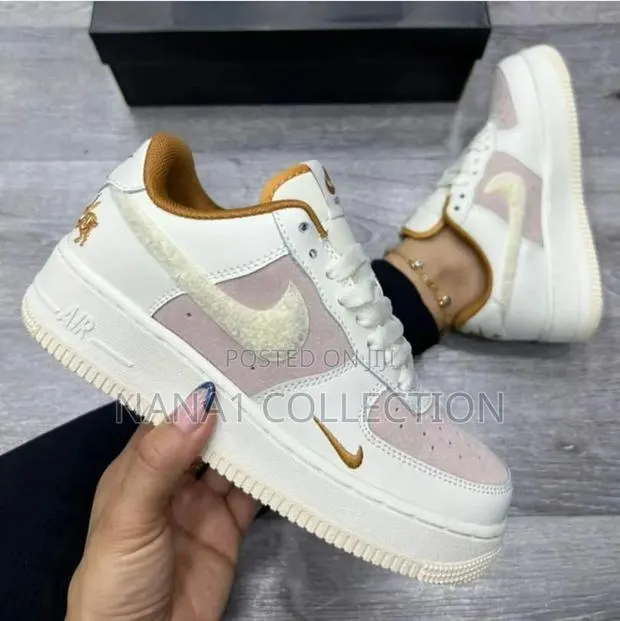 Nike Air Force Creamy · Photo 1