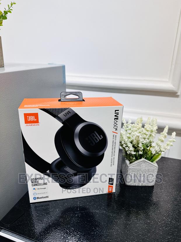Listen in Style Headphones JBL 660 · Photo 1