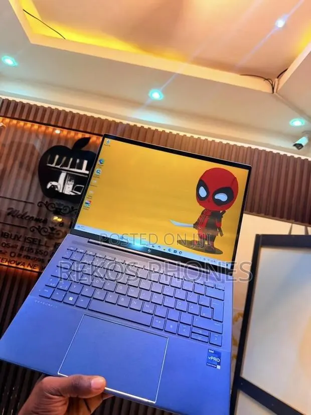 New Laptop HP Dragonfly G3 32GB Intel Core i7 SSD 512GB · Photo 1