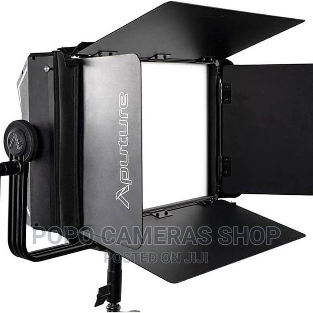 Aputure Anova P300c RGBW Led Light · Photo 1