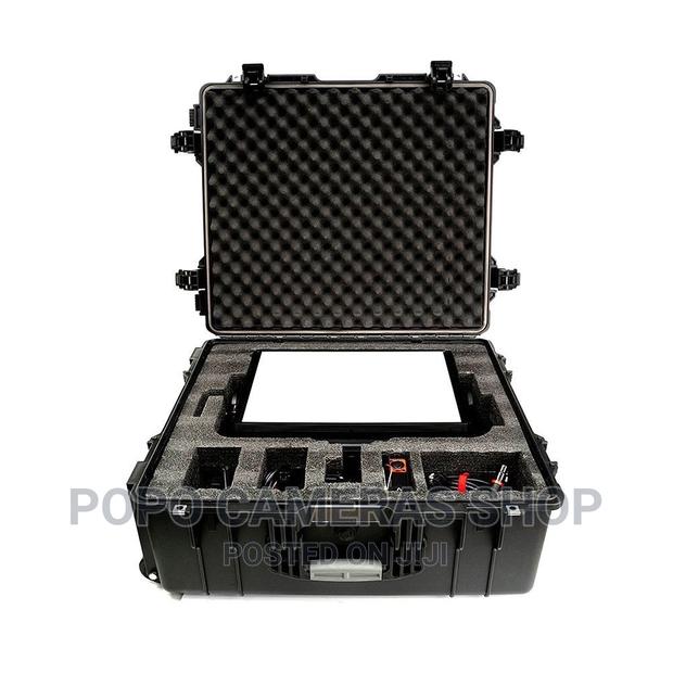 Aputure Anova P300c RGBW Led Light · Photo 3