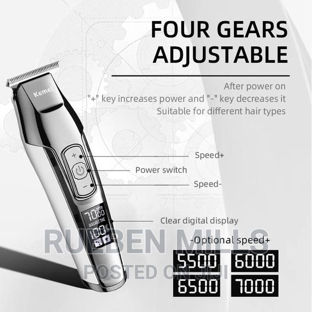 Rechargeable Silver Kemei Barbering Shaving Machine · Photo 2