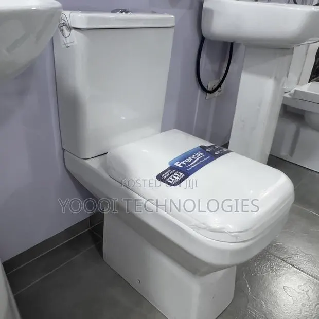 Frencia Close Coupled Durable Wc · Photo 1