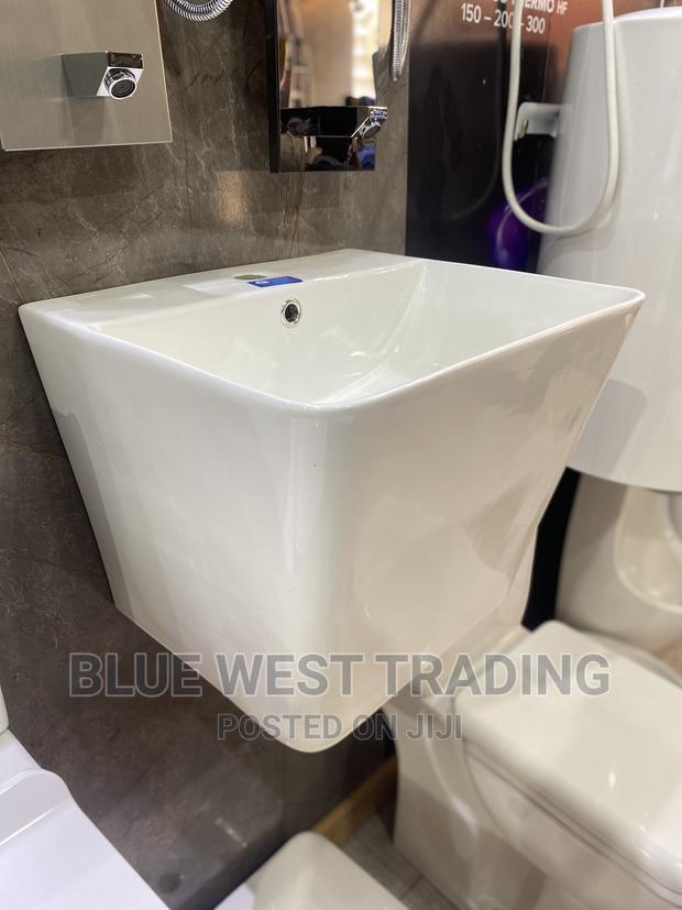 Wall Hung Washand Basin · Photo 1