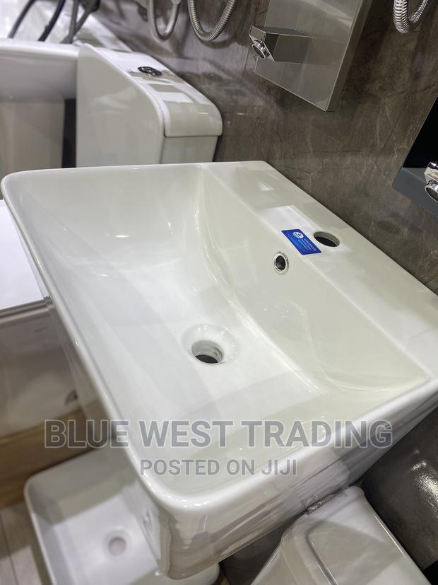 Wall Hung Washand Basin · Photo 3